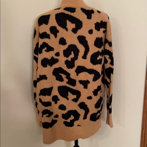NWT Cheetah Sweater - Picture 3 of 4